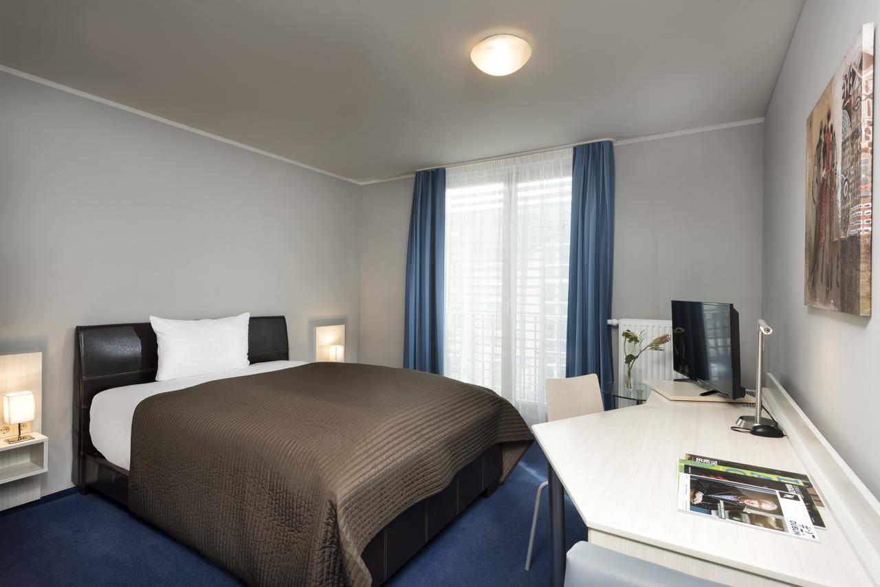Hotel Ambassador-Berlin Gruenau — Photos 2